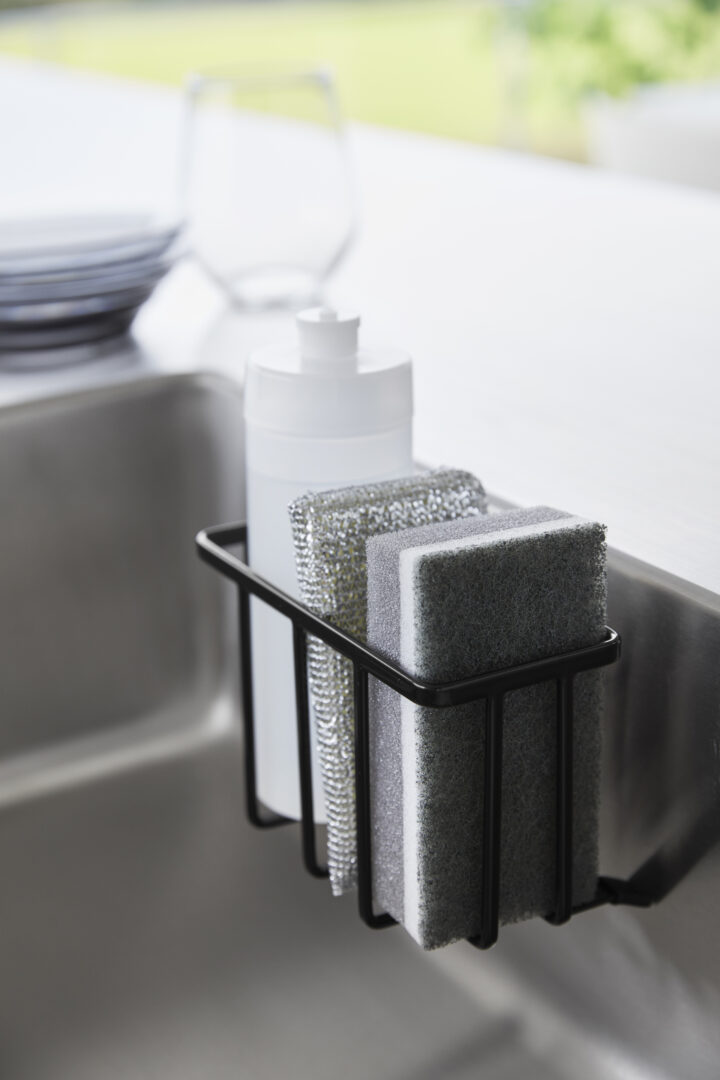 Yamazaki Tower kempinėlės laikiklis juodas