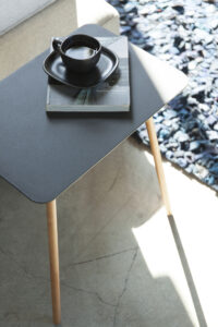 Yamazaki Plain stačiakampis šoninis staliukas