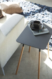 Yamazaki Plain stačiakampis šoninis staliukas