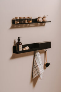 Fink lentynėlė su kabliukais NICE