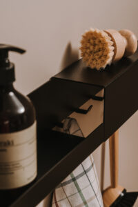 Fink lentynėlė su kabliukais NICE