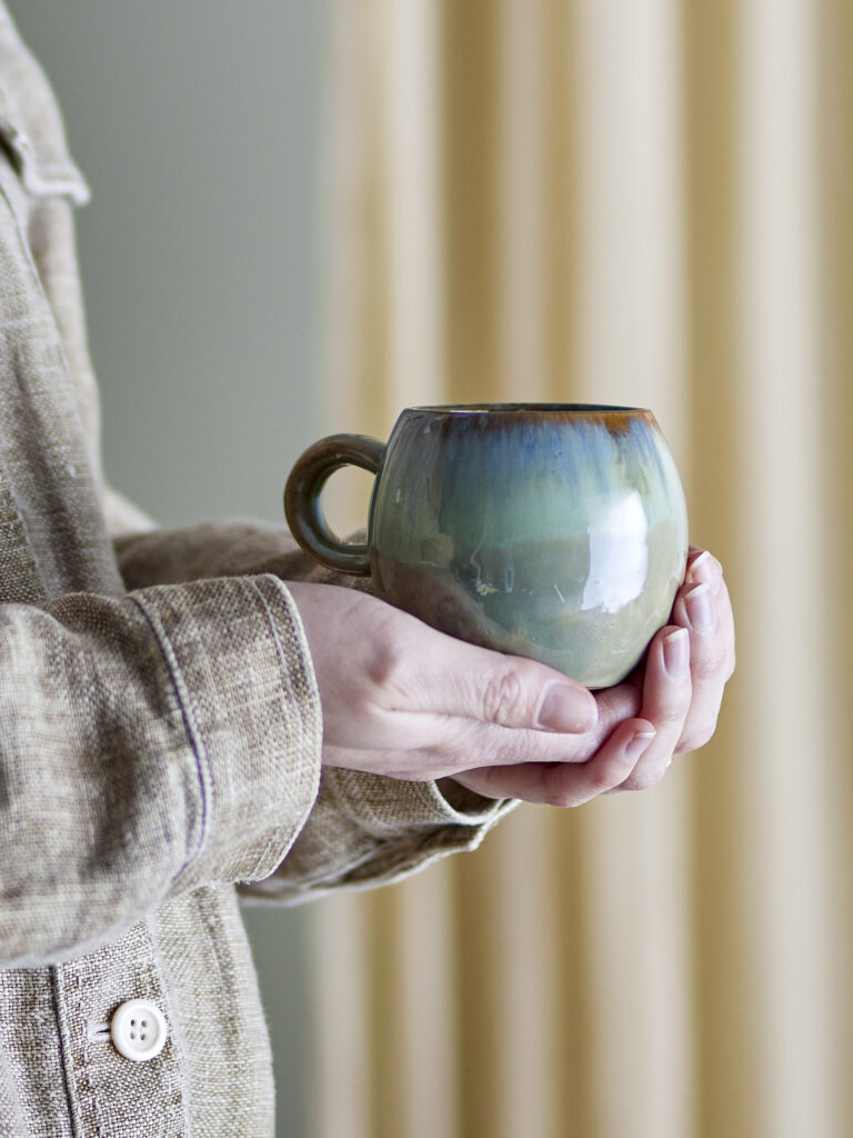 Puodelis Paula žalias su ąsele, Bloomingville